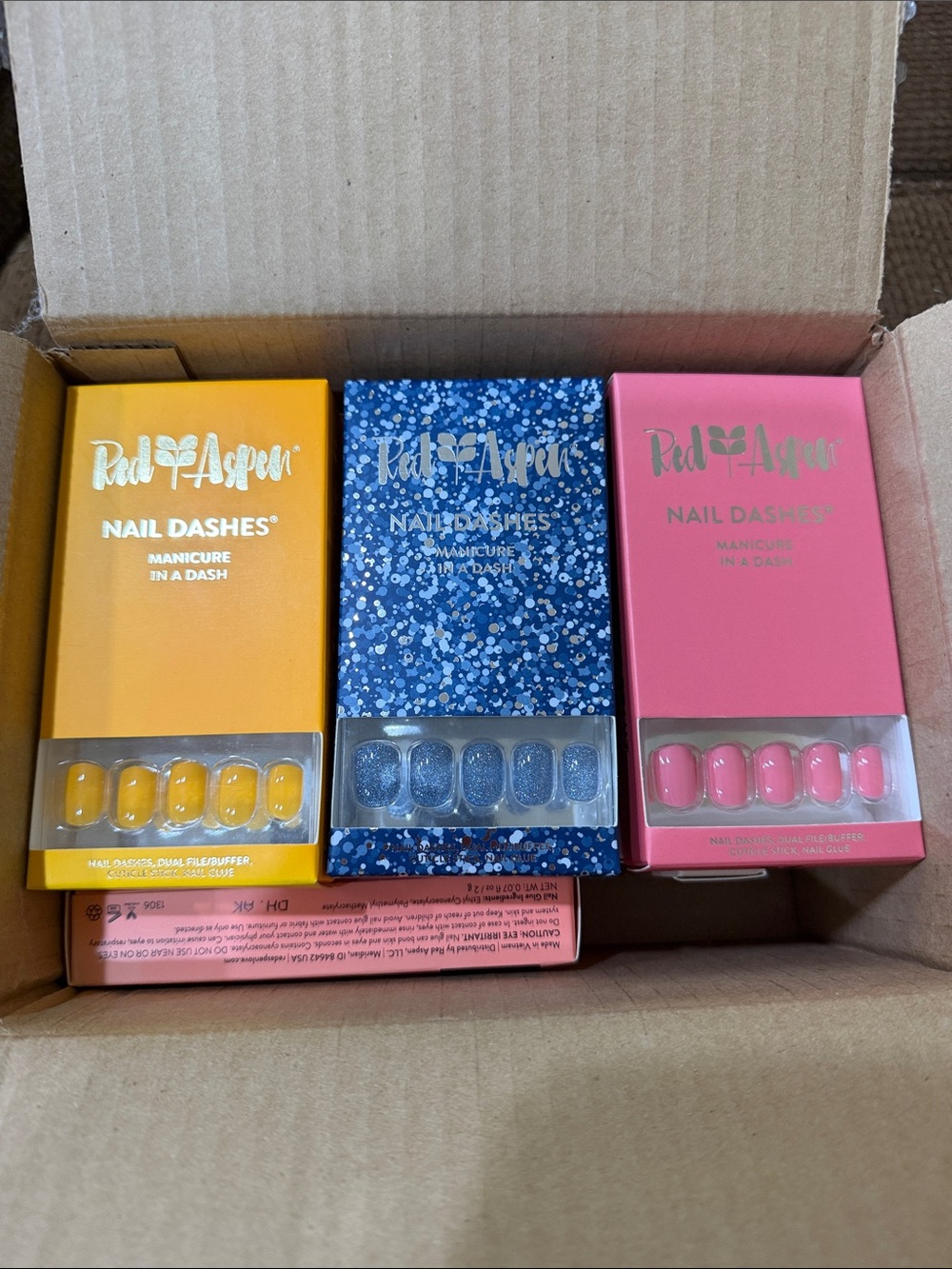 Nail Dashes Press-On Nails Set - Red Aspen